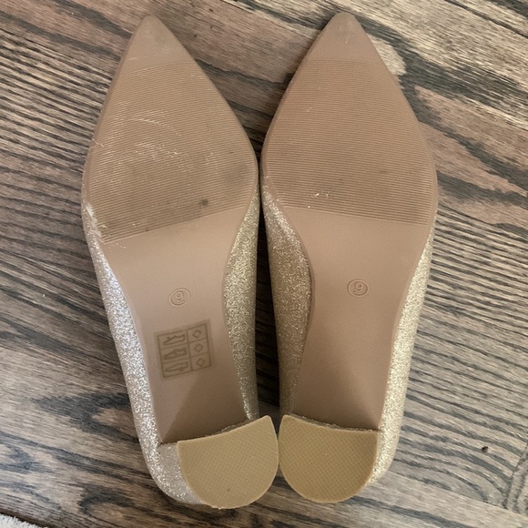 J. Adams Gold Jolie Shimmer Block Heels - Picture 6 of 7